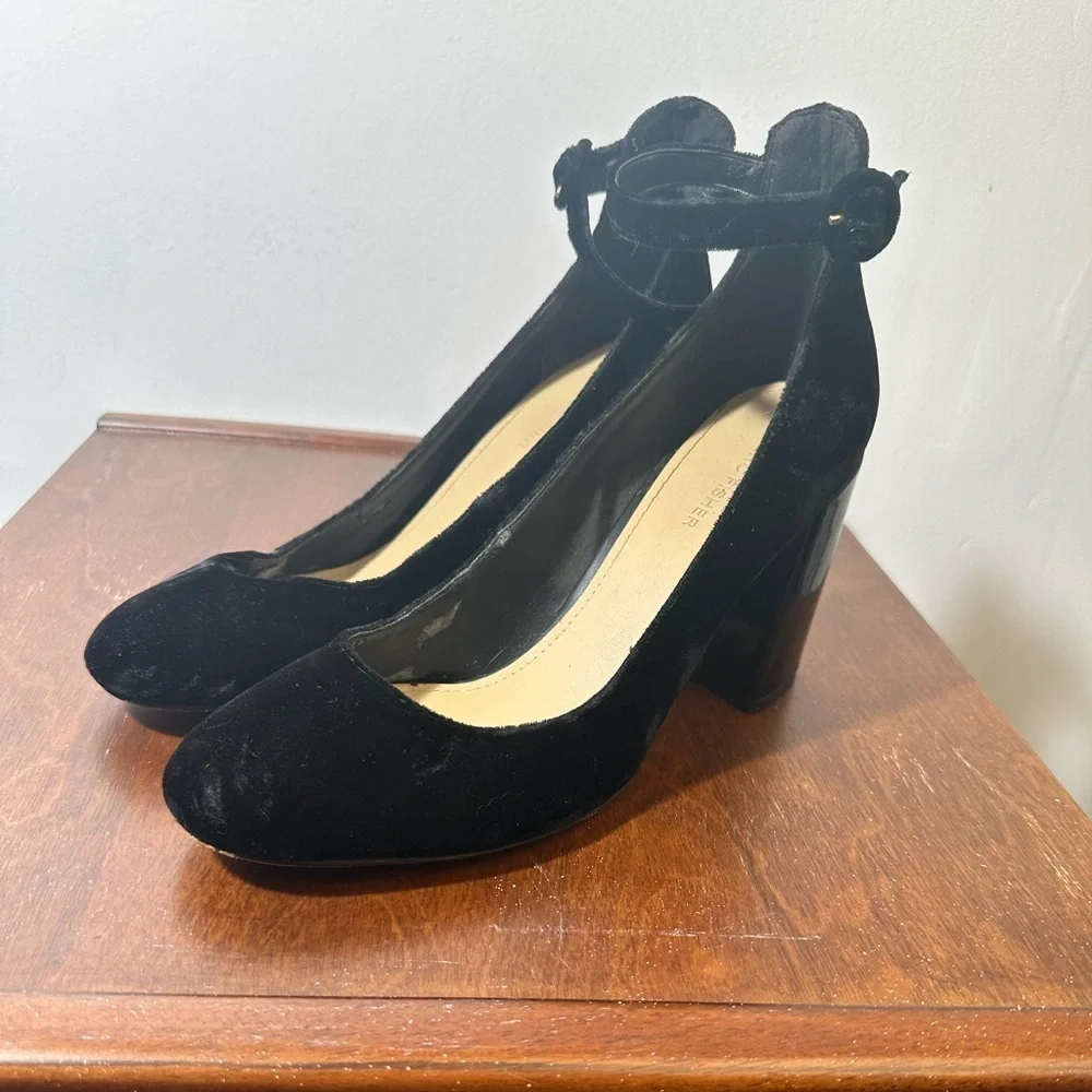 Marc Fisher Elegant Black Velvet Women's Heels - Picture 2 of 11